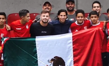 Diego Lainez y Eugenio Pizzuto convivieron con jóvenes futbolistas mexicanos del Sporting Braga