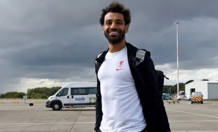 Mohamed Salah ‘interceptó’ a una pareja de recién casados para tomarse una foto