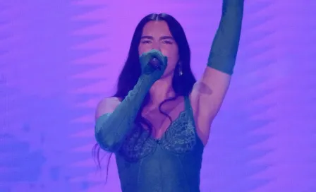 Dua Lipa: Cambia de opinión y le cantó a un Dr. Simi en su concierto en Monterrey