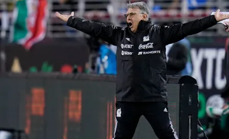 Tata Martino: 'Si directivos me quieren decir con quién tengo que jugar, va a haber problemas'