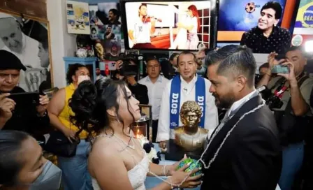 Iglesia de Diego Maradona celebró su primera boda en Cholula, Puebla