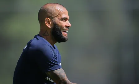 Dani Alves: Recibió un regalo desde Manchester enviado por Joao Cancelo