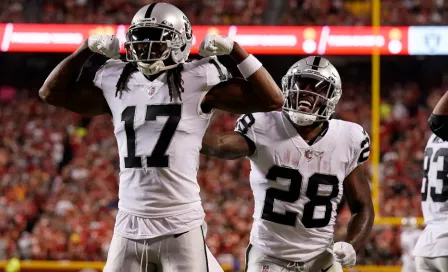 NFL: Camarógrafo denunció a Davante Adamas por empujón tras el Raiders vs Chiefs