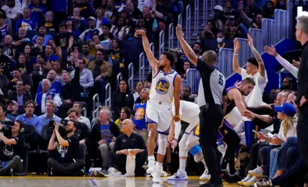 NBA: Curry y Warriors estrenaron el campeonato venciendo a Lakers