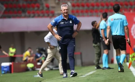 Jugadores del Mallorca tras darle ánimo a Javier Aguirre: ‘¡Ánimo Mister, no te agobies, esto sigue!’