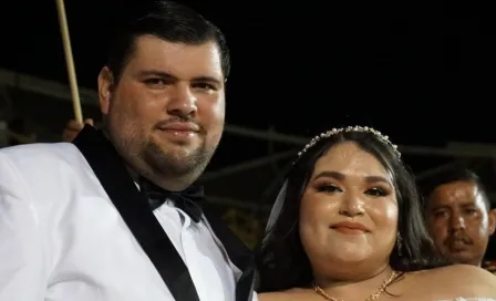 Novios celebraron boda en el Estadio de Dorados durante el Repechaje de la Expansión