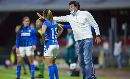 Roberto Pérez tras partido de Cruz Azul Femenil: 'Uno de los pasos importantes es jugar en el Azteca'