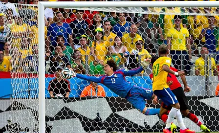 Atajada de Memo Ochoa a Neymar: ¿La más increíble de la historia de los Mundiales?, preguntó FIFA