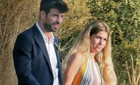 Gerard Piqué: Fue captado besándose con Clara Chía en Camp Nou 