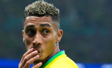 Raphinha defendió a Neymar de la afición de Brasil: 'No se merecen su talento ni su futbol'