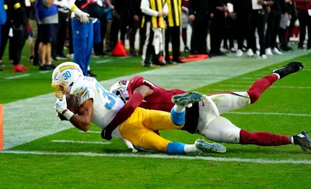 NFL: Chargers se arriesgan con la conversión, superan a Cardinals