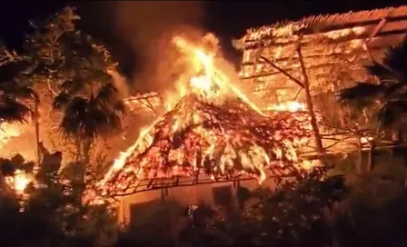 Se reporta incendio en la Isla Holbox y habitantes denuncian falta de bomberos