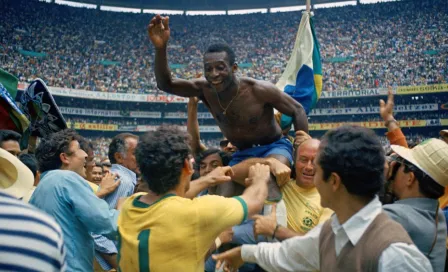 Pelé seguirá hospitalizado por infección respiratoria