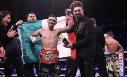 Luis Alberto López se coronó Campeón Mundial Pluma en Inglaterra 