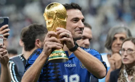 Qatar 2022: Scaloni celebró el Mundial con la playera campeona del Sub-20