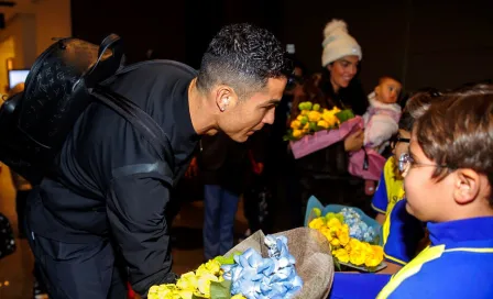 Cristiano Ronaldo: Fue recibido por decenas de aficionados en Arabia Saudita