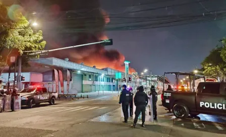 Un incendio se registró en fábrica de libros en Azcapotzalco