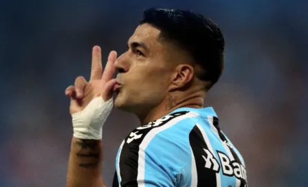 Luis Suárez debutó con el Gremio con un hat-trick