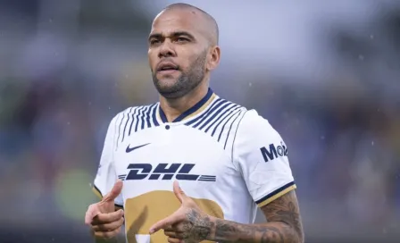 Dani Alves: Cabizbajo y sin comer, así fue su primera noche en prisión