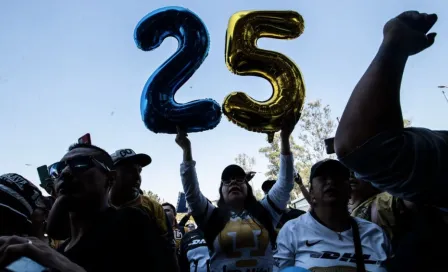 La Rebel celebró 25 años de existencia con caravana previo al Pumas vs León