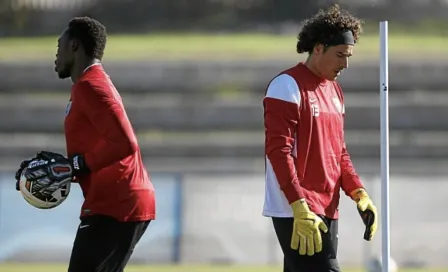 Memo Ochoa confesó que no se saludaba con Kameni en el Málaga