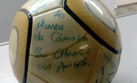 Neymar: Balón autografiado por el brasileño fue entregado por el hombre que lo robó