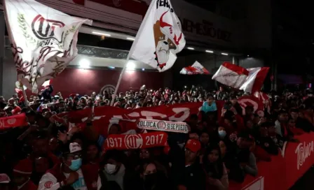 Toluca: Aficionados cantaron "Las Mañanitas" en el Nemesio Diez para festejar aniversario