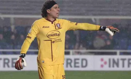 Guillermo Ochoa: A la banca en el duelo del Salernitana contra Hellas Verona