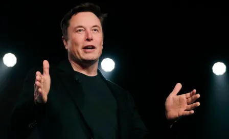 Elon Musk prepara oferta de 5 mil 500 millones de dólares para comprar al Manchester United