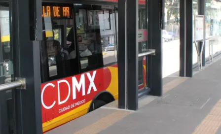 Metrobus CDMX: Dos personas siguen hospitalizadas tras choque en Reforma