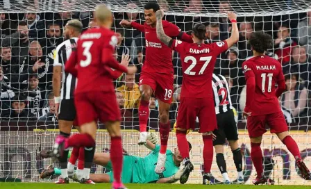 Premier League: Liverpool vence a Newcastle y se acerca a puestos de Champions