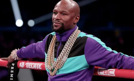 Floyd Mayweather fue visto festejando su cumpleaños dos días antes de pelear