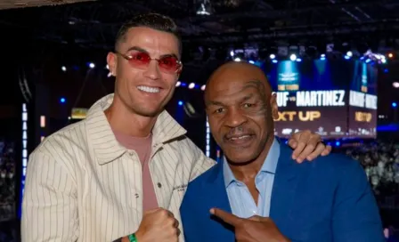 Cristiano Ronaldo y Mike Tyson juntos en la pelea entre Jake Paul y Tommy Fury