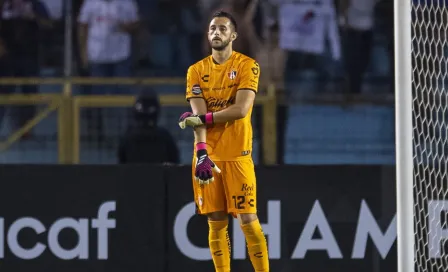 Aficionados del Olimpia entonaron Cielito Lindo para los atlistas que viajaron a El Salvador