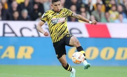 Orbelín Pineda fue titular en el empate del AEK Atenas ante Panathinaikos