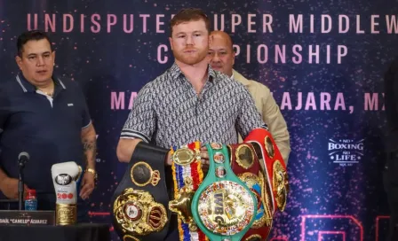 Canelo sobre posible enfrentamiento con Benavidez: "No es mi problema que no tengan nada más de qué hablar"