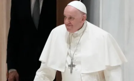 Papa Francisco ingresó en ambulancia a hospital de Roma por problemas cardiacos