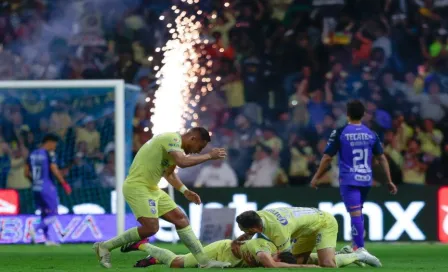 Argentinos critican y se burlan de festejos con fuegos artificiales en el Estadio Azteca