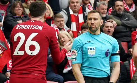 Premier League suspende a árbitro que agredió a Andy Robertson