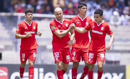 Carlos González al fin le pudo marcar a Pumas en el Estadio Olímpico Universitario