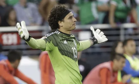 Guillermo Ochoa es defendido por la prensa italiana tras los abucheos en el Azteca