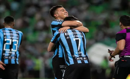 Querétaro sorprende a Santos con dos goles en tiempo de compensación