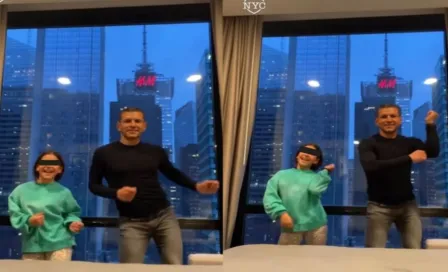 ¡Sacó los prohibidos! Jimmy Lozano sorprendió en redes con divertido baile junto a su hija