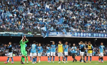 Chucky Lozano y jugadores del Napoli dejaron plantados a fans que esperaban para festejar