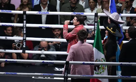 Beto Vega interpretó el Himno Nacional Mexicano previo a la pelea Canelo vs Ryder