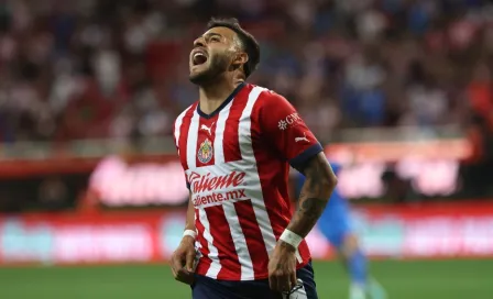 Alexis Vega salió tocado del Clásico Tapatío y es duda para jugar la vuelta ante Atlas