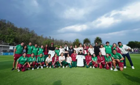 Tri Femenil Sub-20: Morat visitó de sorpresa a las jóvenes futbolistas en el CAR