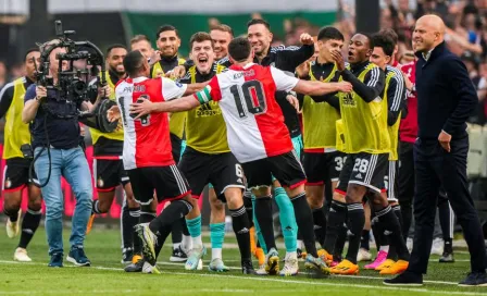 Santi Giménez y el Feyenoord son campeones de la Eredivisie