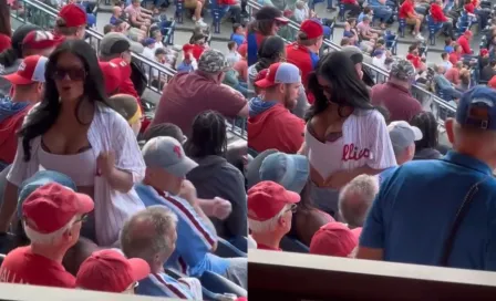 MLB: Fanática de los Phillies de Philadelphia se hizo viral por hacer un lap-dance en las gradas