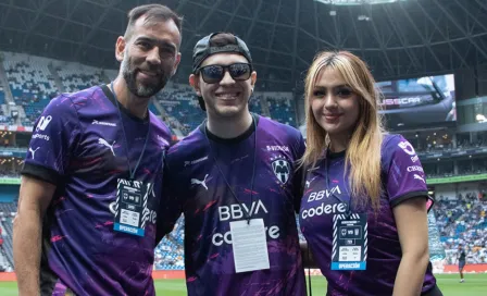 Chelito Delgado, Juan Guarnizo y Arigameplays fueron los invitados de Rayados en el Clásico Regio